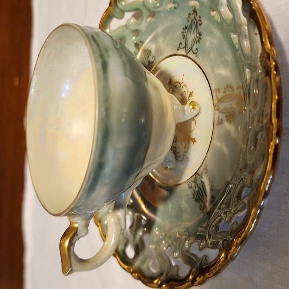 Vintage Tea Cup and Saucer - Picture 4 of 5